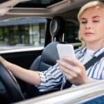 Handy am Steuer § Folgen, Strafen & mehr